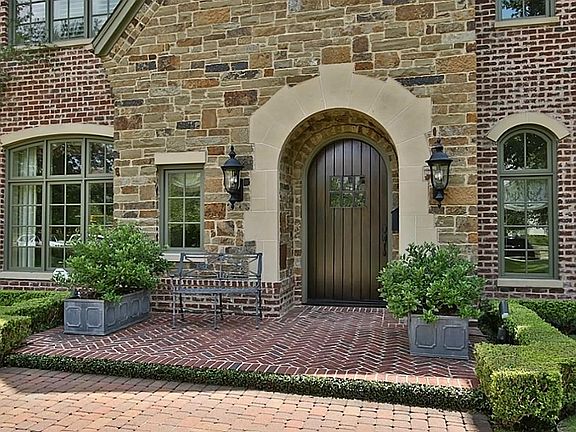 3rd image of 4409 Camellia Ln