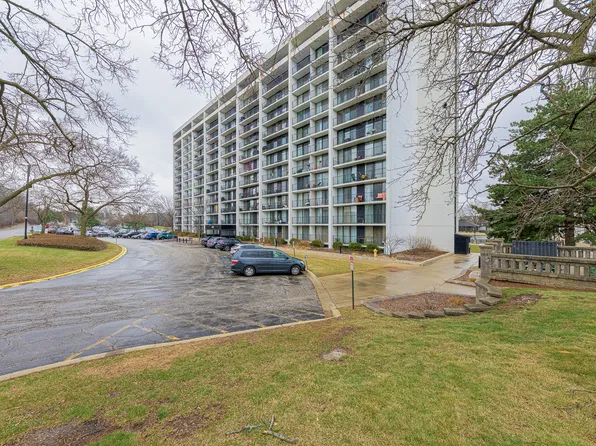 2015 S Finley Rd APT 801, Lombard, IL 60148