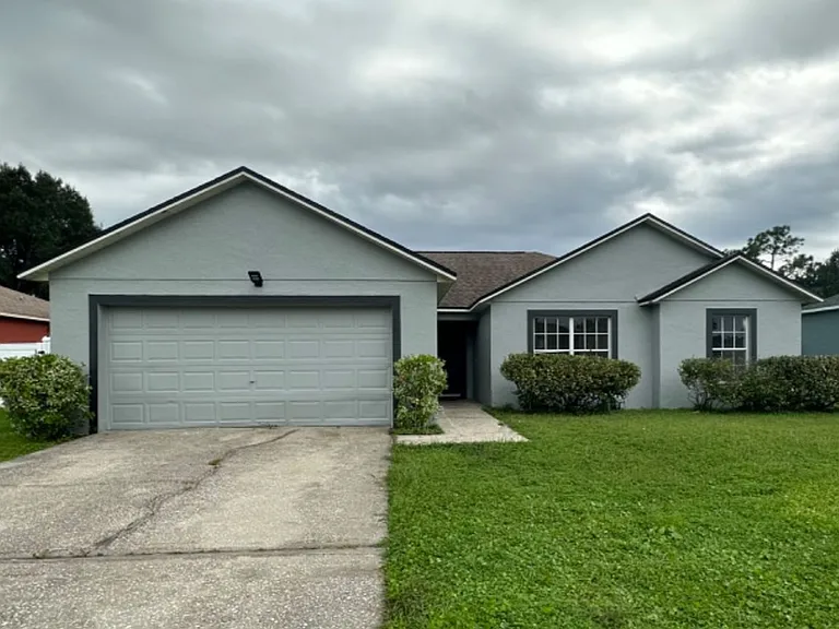 606 Robin Ln — Photo 1