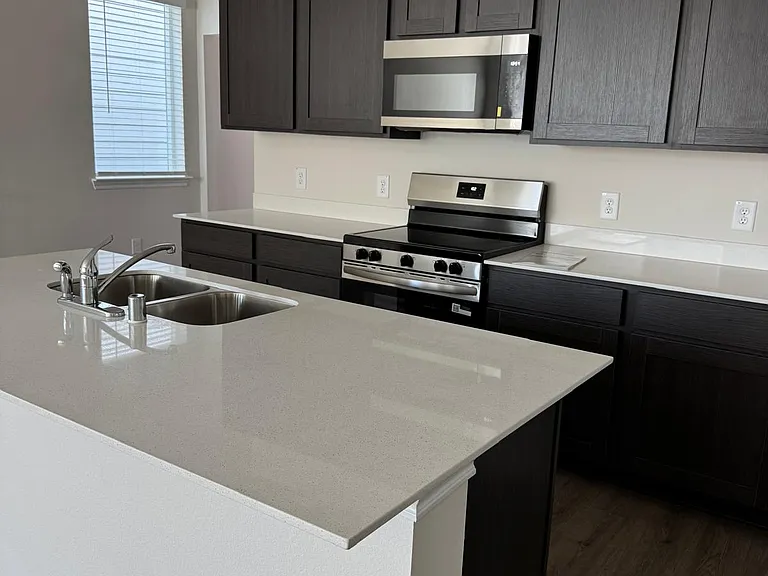 213 Arbor Dr — Photo 10