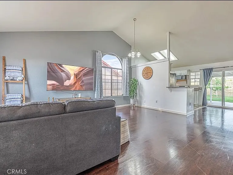 37526 Rose St — Photo 4