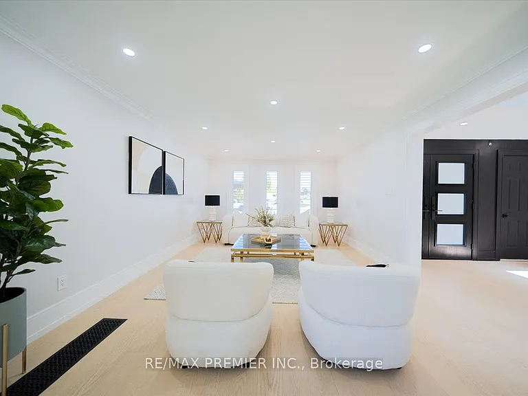 157 Jeanne Dr — Photo 8