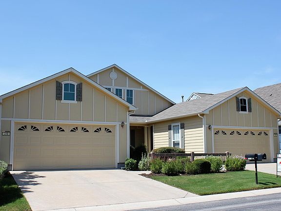 2nd image of 216 Portsmouth Dr