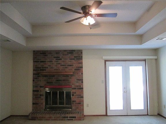 3rd image of 3001 Martha Dr