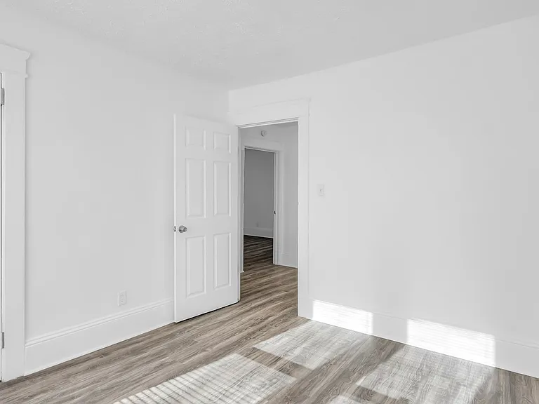 14601 Benwood Ave — Photo 17