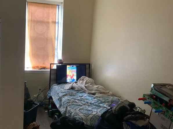 1016 Broadway Tpke #A, Camden, NJ 08103