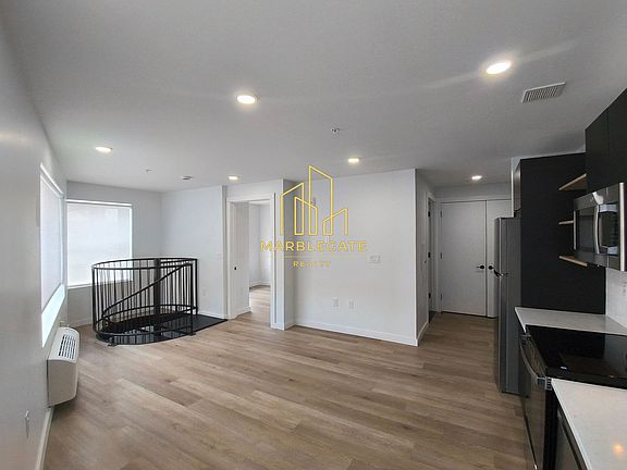 3rd image of 486 Market St #1033