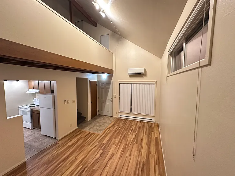910 E 9th Ave #3 — Photo 12