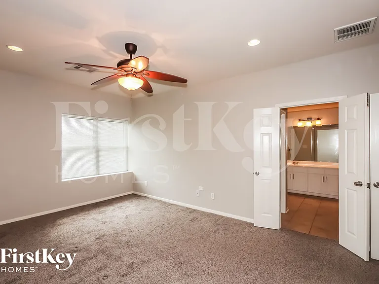 5631 Cinnamon Lake Dr — Photo 8