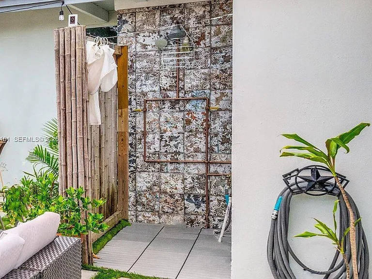 1521 SW 5th Ct — Photo 24