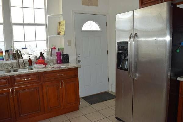 Kitchen to back of house