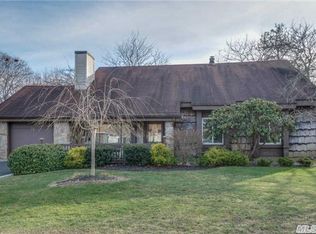 71 Summerwood Rd, Holbrook, NY 11741