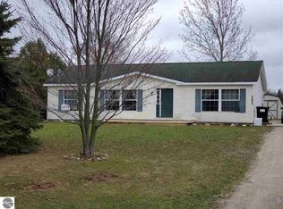 4895 Flamingo Dr N, Traverse City, MI 49685