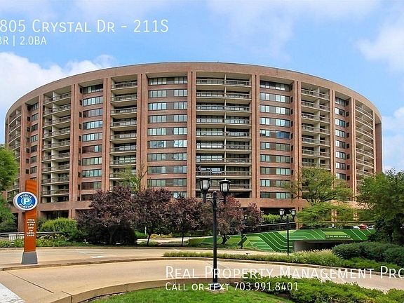2nd image of 1805 Crystal Dr APT 211S