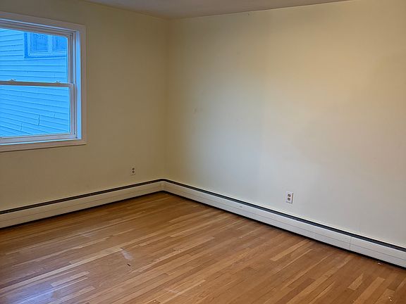 4th image of 905 Victory Hwy Suite 2