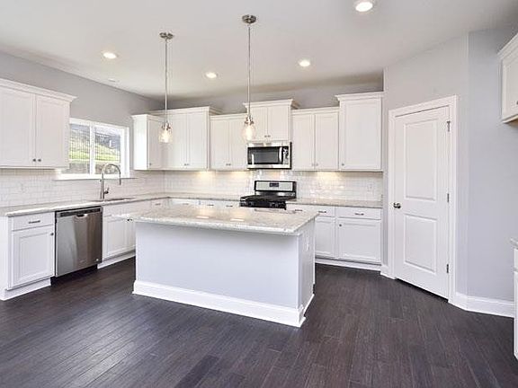 2nd image of 86 Alayna Dr