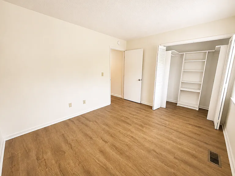 118 Chaucer Ct — Photo 23