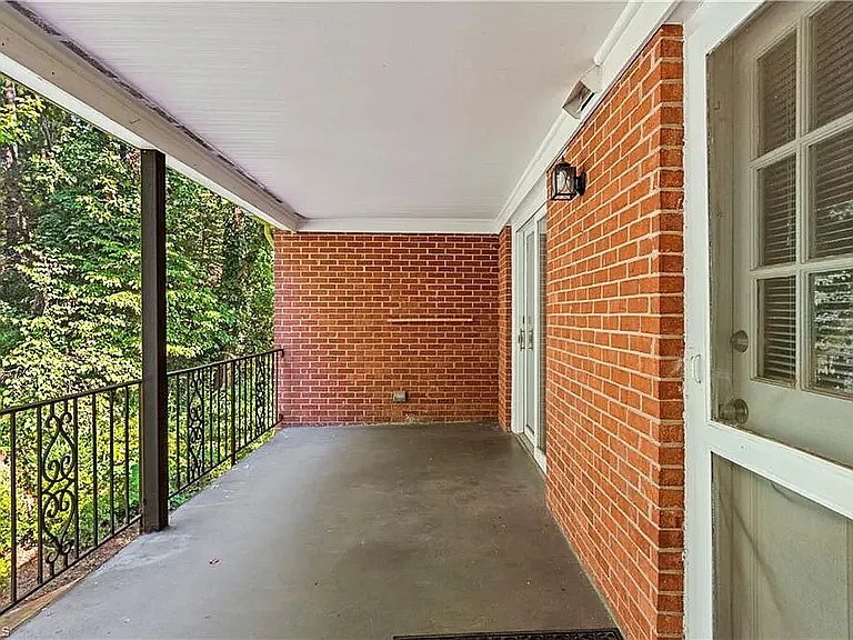 344 D Hanover Arms Ct #D — Photo 8
