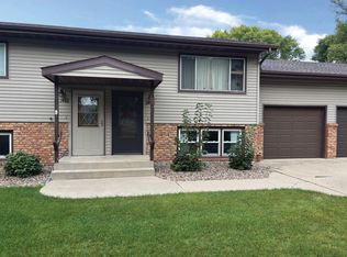 2402 Kenwood Dr SW, Willmar, MN 56201