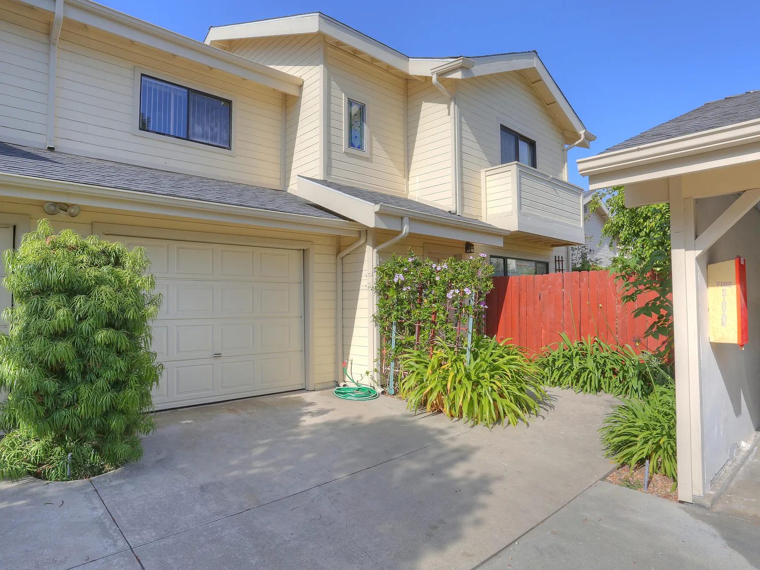 3 bed, 2.5 bath, 1488 sqft, $4,250 — Photo 1