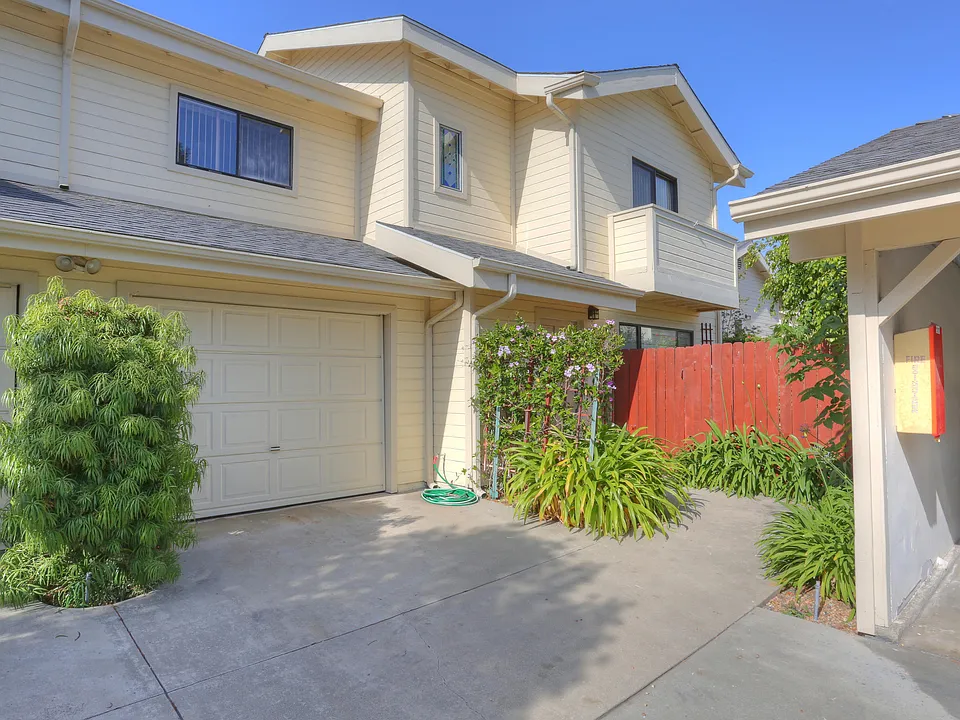 34 Ocean View Ave #4