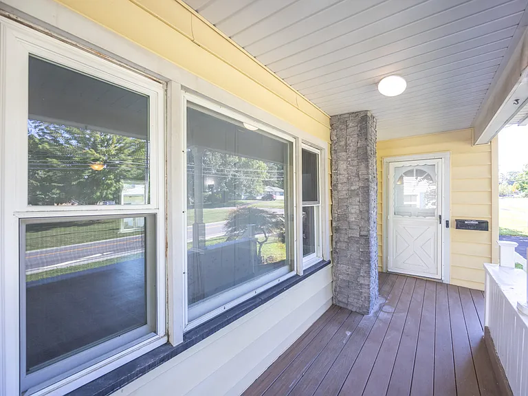 52 East Ave — Photo 6