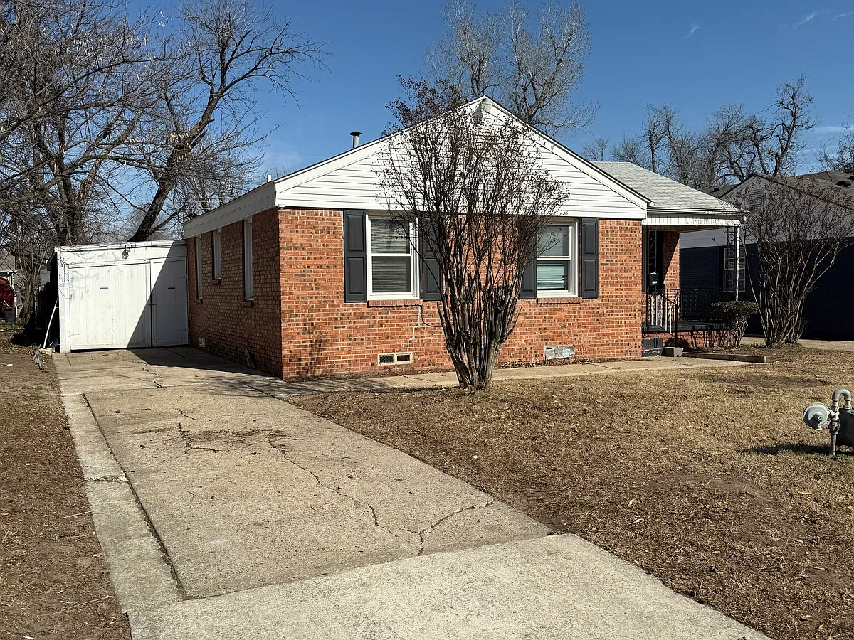 Building Photo - 6813 NW 43rd St