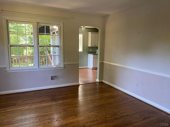 5th image of 2227 Mimosa Dr