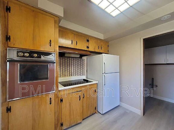 4th image of 625 Elizabeth St