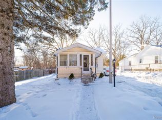 37 Omar St, Pontiac, MI 48342