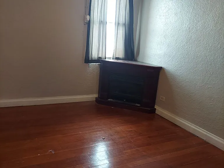 219 W Main St — Photo 5