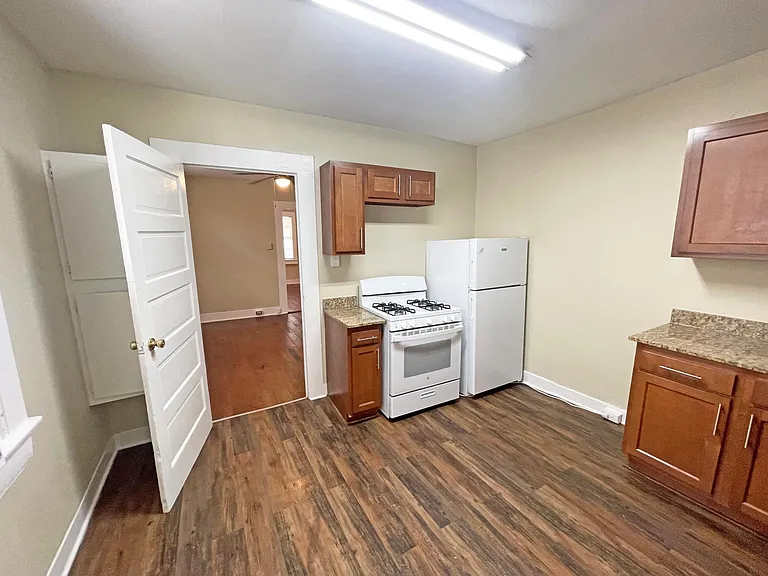 1128 Hillary St — Photo 5