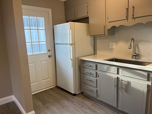 2nd image of 1402 W 5th Ave APT C
