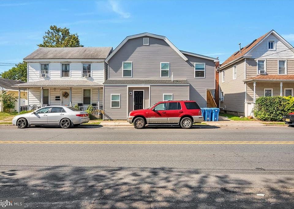 1st image of 220 Delsea Dr APT 1R