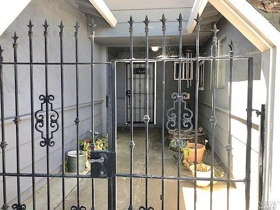 2nd image of 1707 Idaho St