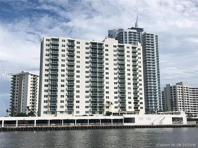 3000 S Ocean Dr #322 — Photo 1