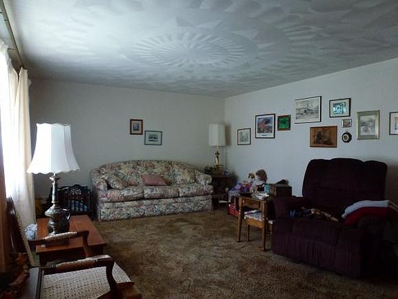 4th image of 11 Cherry Ln