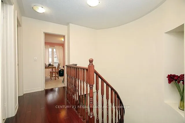 16 Thatcher Cres — Photo 13