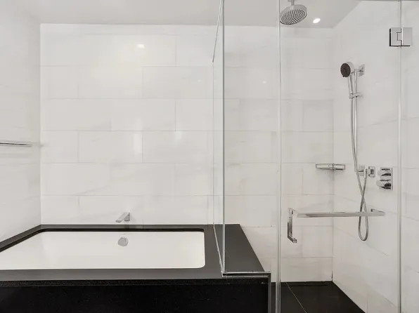 50 Riverside Boulevard image 6 of 25