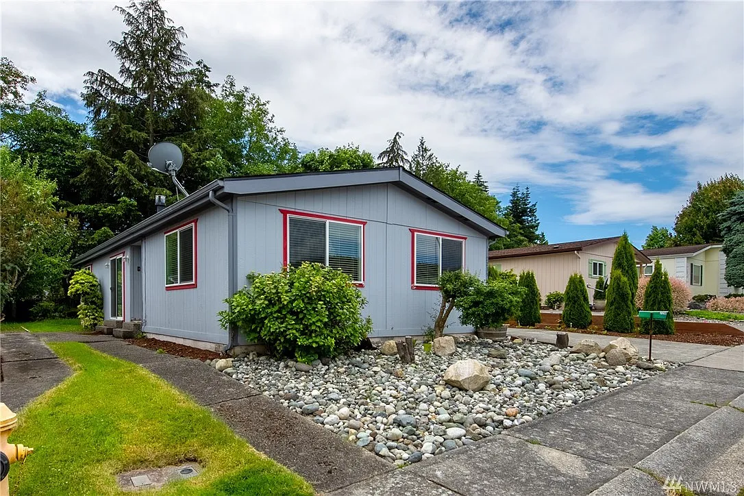 2219 Vista Ln photo 1
