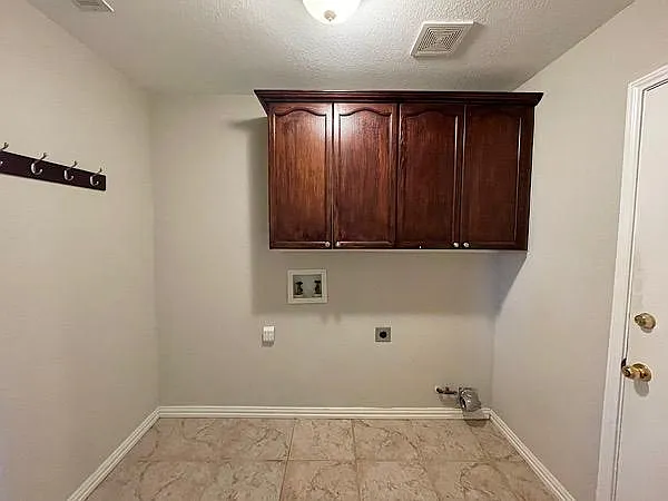 Laundry room to garage
