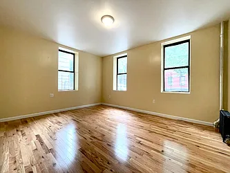 9 Thayer Street