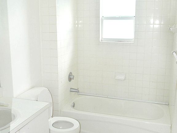 5th image of 455 NW 19th Ln #17