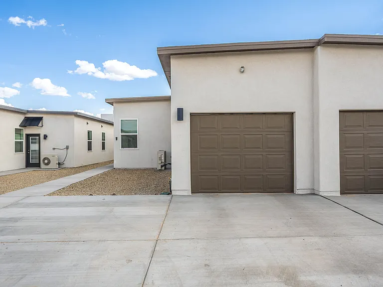 3653 Central Ave — Photo 28