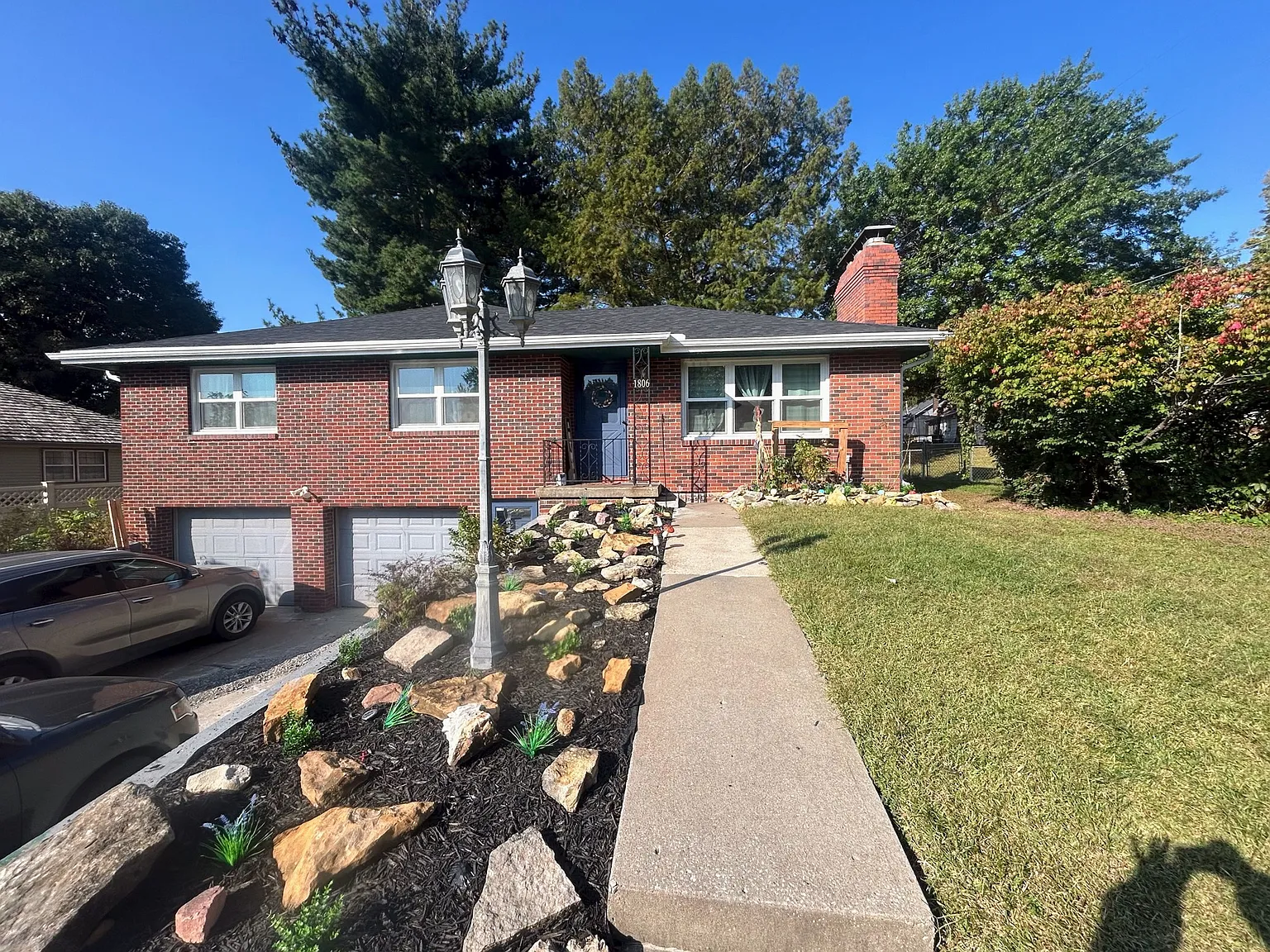 1806 Safari Dr — Photo 1