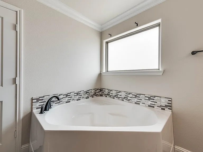 6901 Cattleman Dr — Photo 25