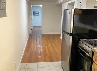 226 W 25th St #BF, New York, NY 10001
