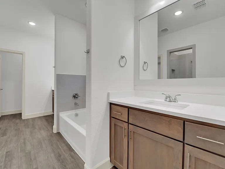 117 Community Dr — Photo 15