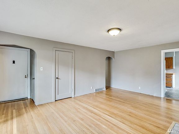 3rd image of 805 120th St S