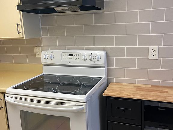 3rd image of 2061 S Apache Dr APT 3